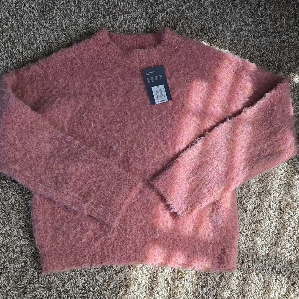 Universal Thread Fuzzy Pink Crew Neck Sweater